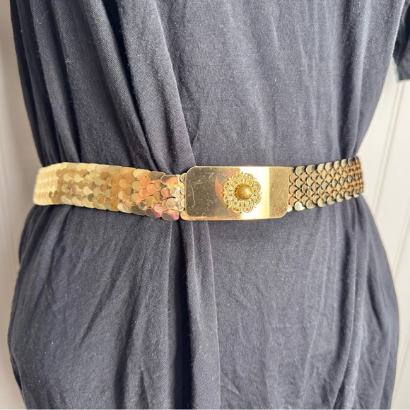 Vintage Gold Small Scales Stretch Belt With Rectangular Buckle Women’s Fits XS/S - Picture 1 of 4